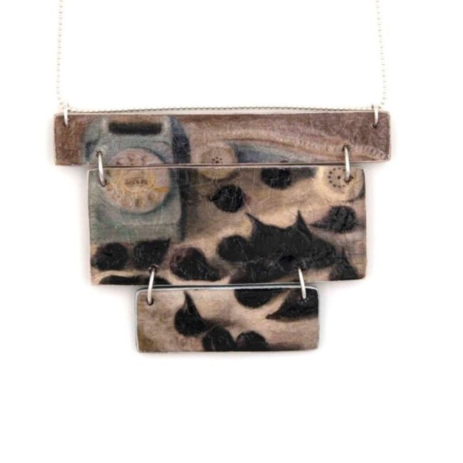 Collar Higos y Teléfono